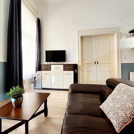 Eoetvoes Apartman Boedapest Buitenkant foto