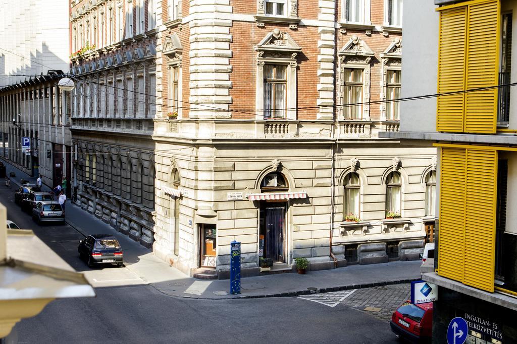 Eoetvoes Apartman Boedapest Kamer foto