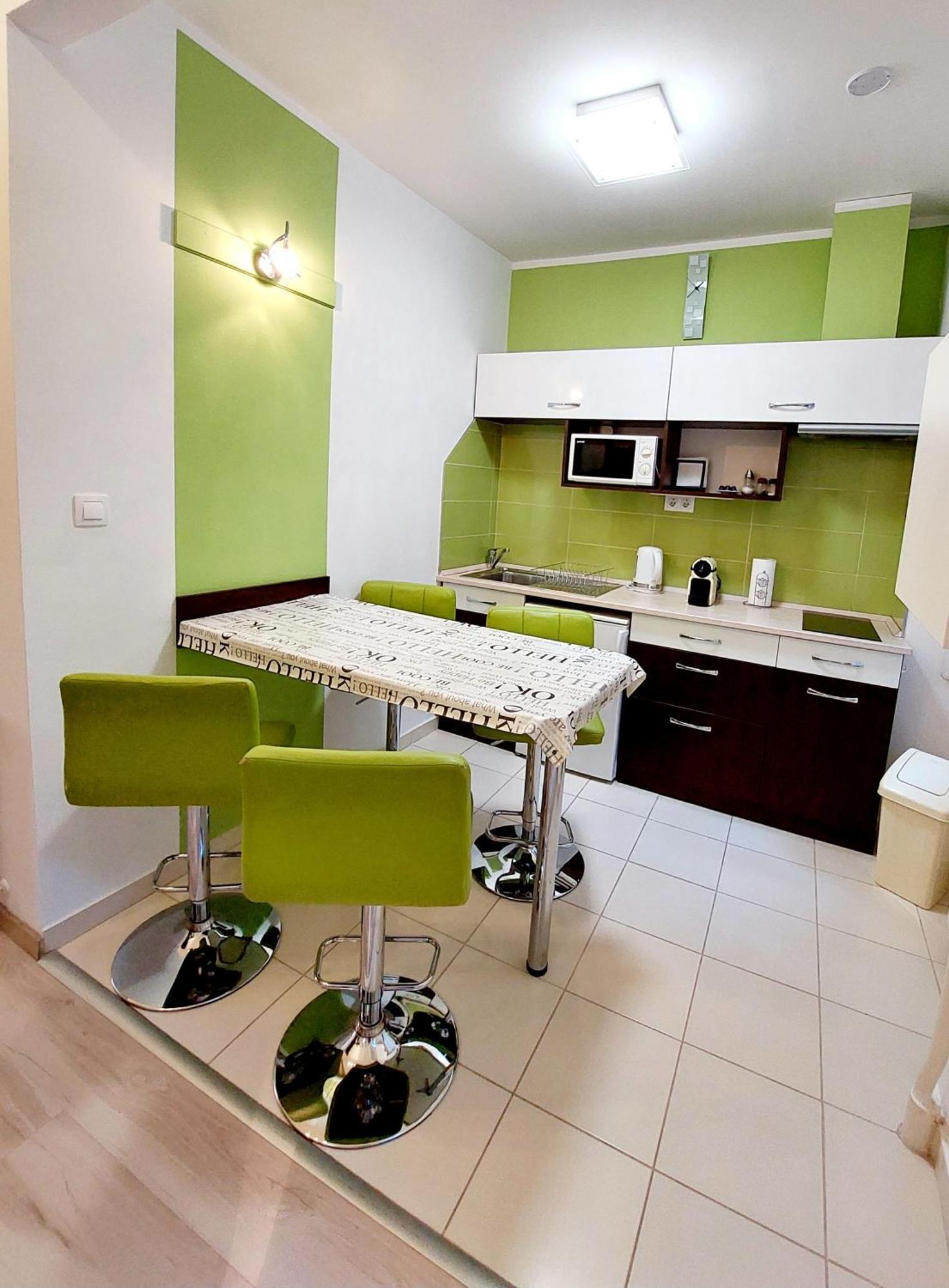 Eoetvoes Apartman Boedapest Buitenkant foto